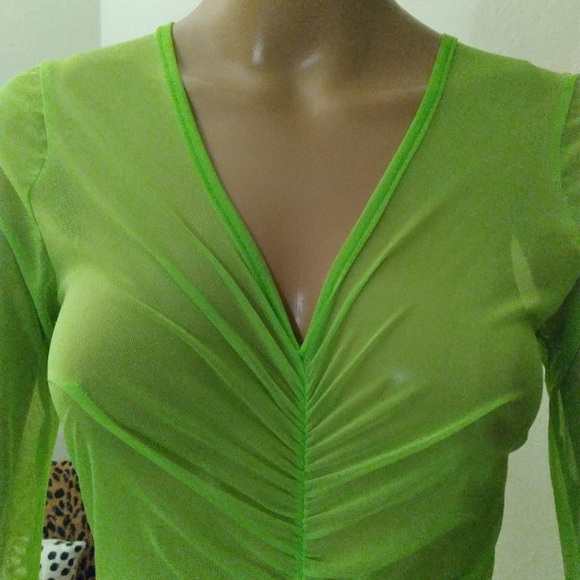 🔫 Neon green dream Coverup is sheer, long sleeve and drapes all the way down. - Picture 4 of 6